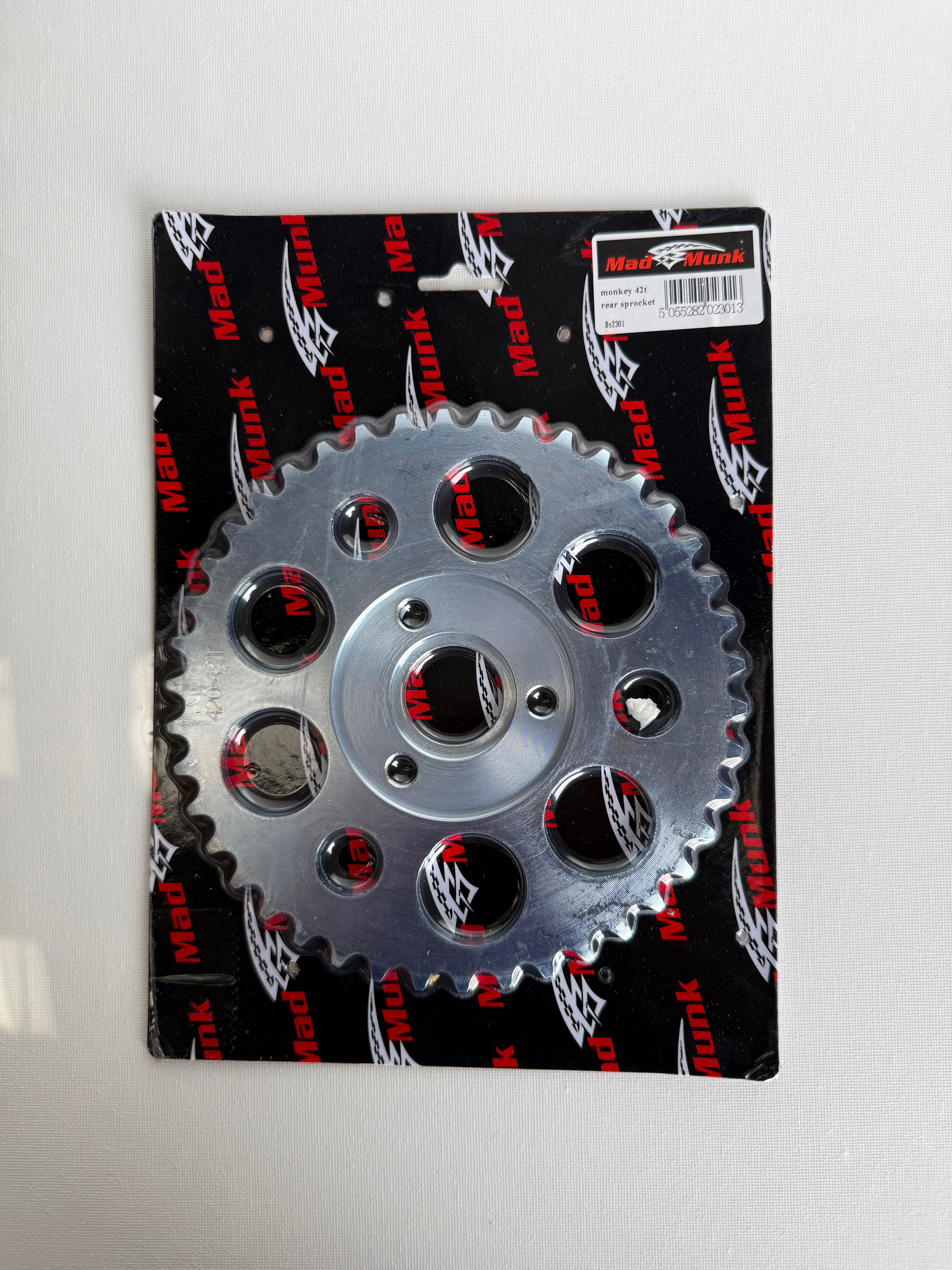 BS2301 - Munk Rear Sprocket 42th