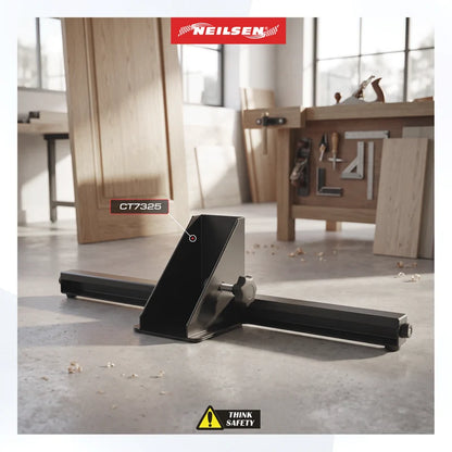 CT7325 - Door Stand