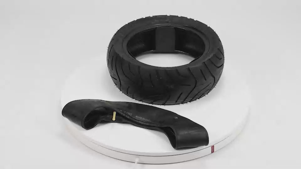 BS0749 - 130/60-10 Tyre