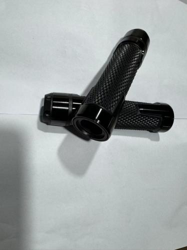 HANDLE BAR  BLACK GRIPS  006B